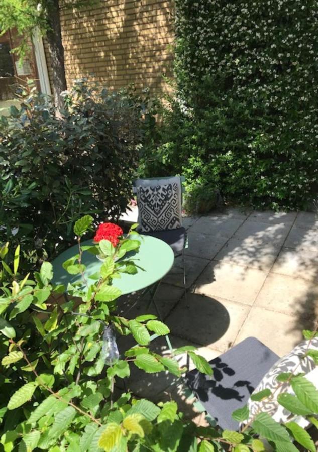 B&B Ereprijs Haag Exteriör bild