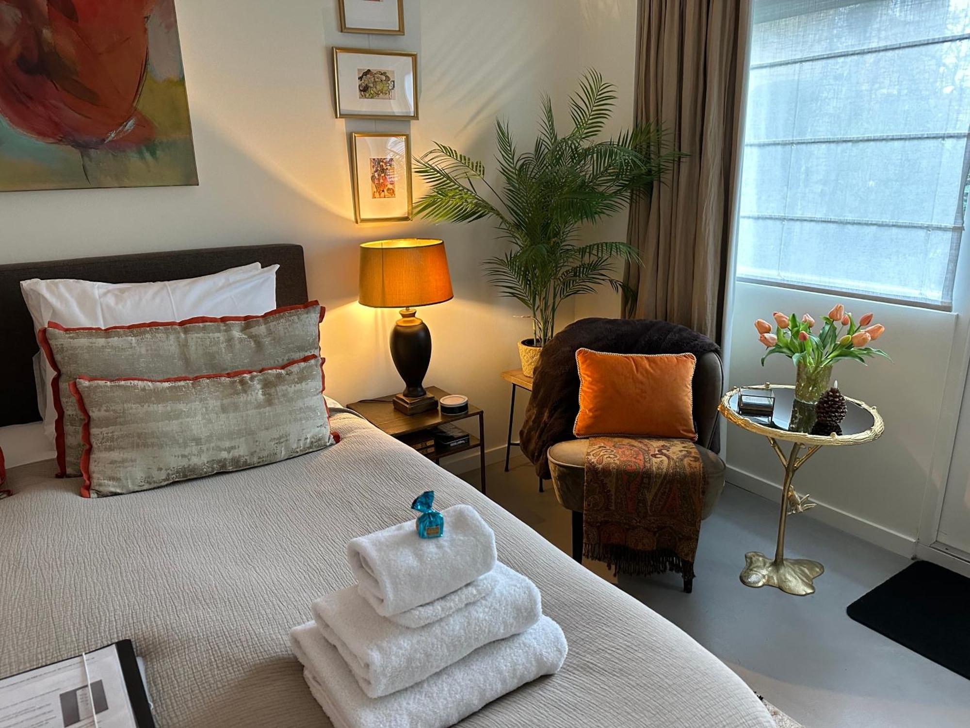 B&B Ereprijs Haag Exteriör bild